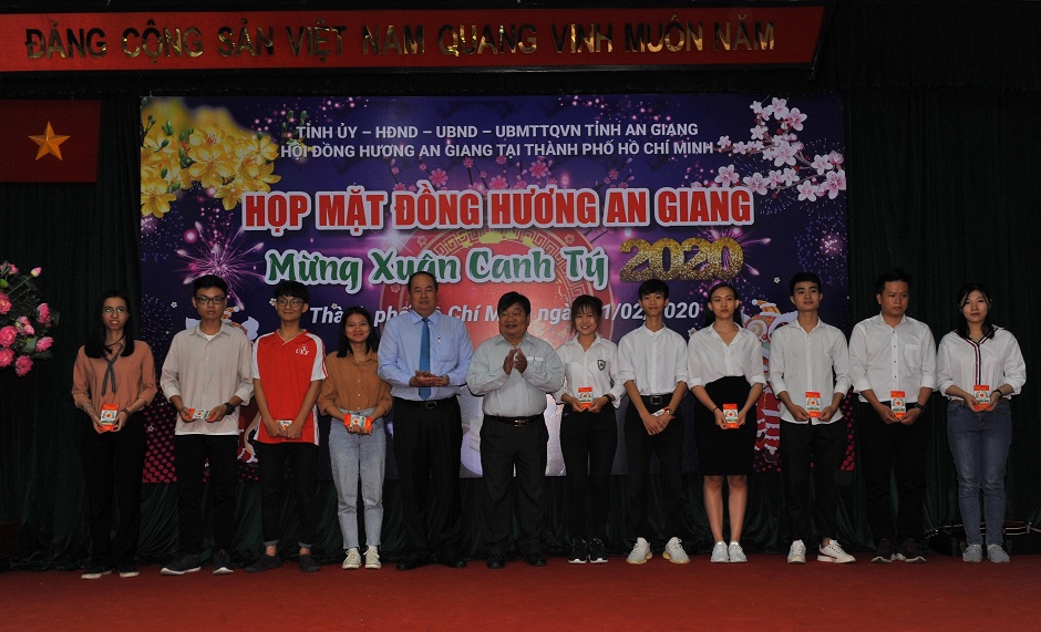 Hop-mat-dong-huong-5.jpg