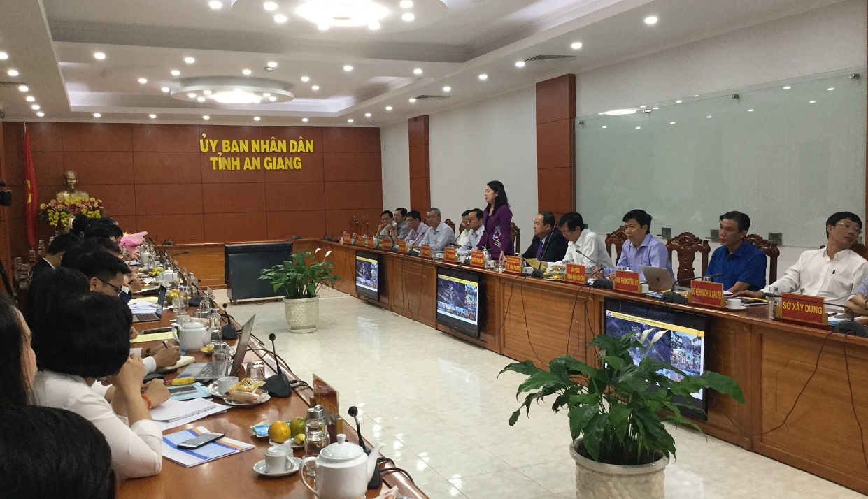 Bi-thu-lam-viec-TT-2.jpg