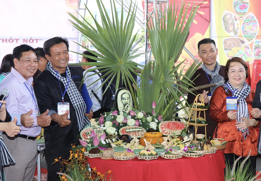 AG-kyluc-banh-thotnot-1.jpg