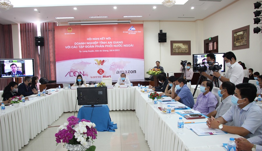 AG-phattrinh-ngoaigiao-2.jpg