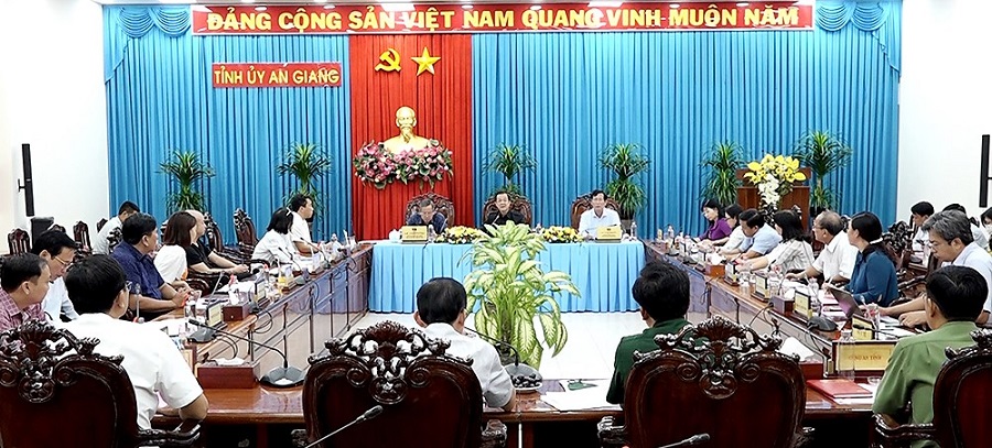 BT-lamviec-voi-Dai-TH-VN.jpg