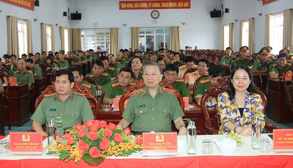 BTCA-To-Lam-lam-viec-AG-1.jpg