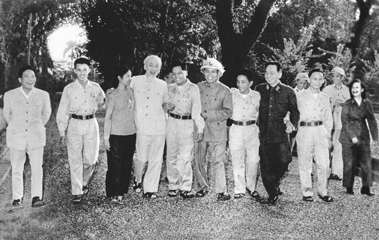Bac-cung-chau-hanh-quan-2.jpg