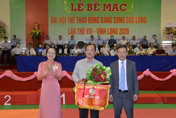 Be-mac-the-thao-2.jpg