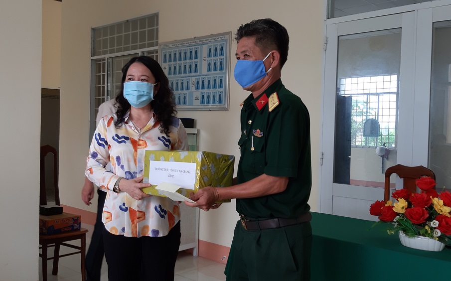 Bi-thu-tham-CP-2.jpg