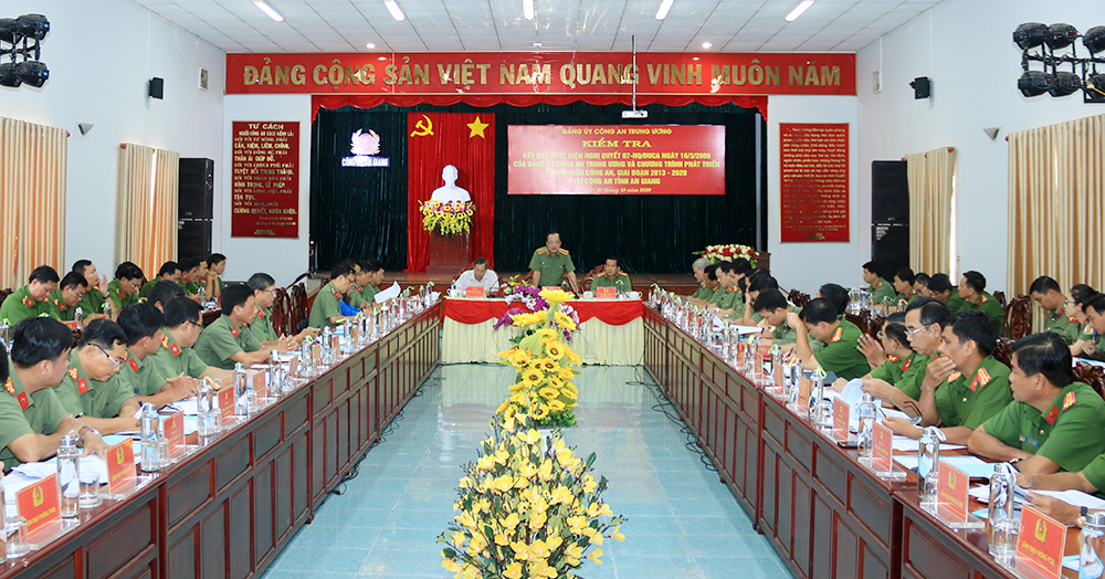 CA-thu-truong-lam-viec-ag-1.jpg