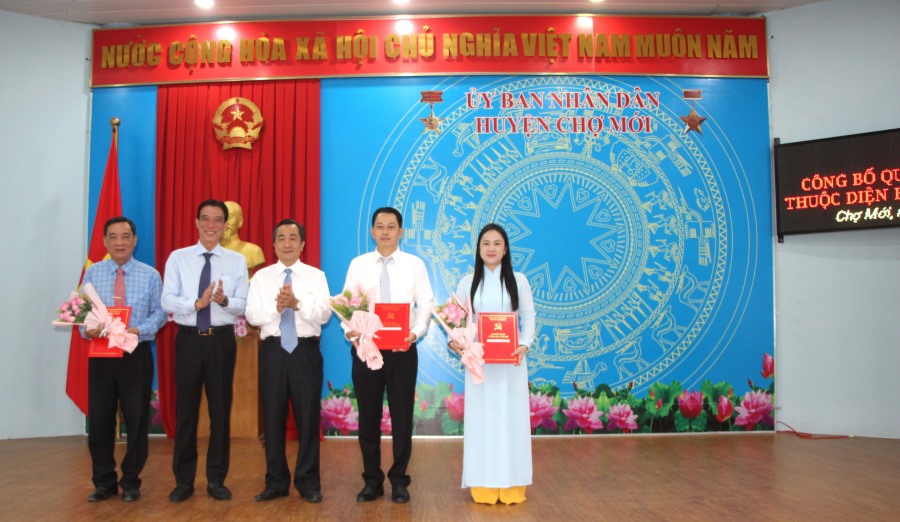 CM-btgtu-trao-quyetdinh-cb-2.jpg