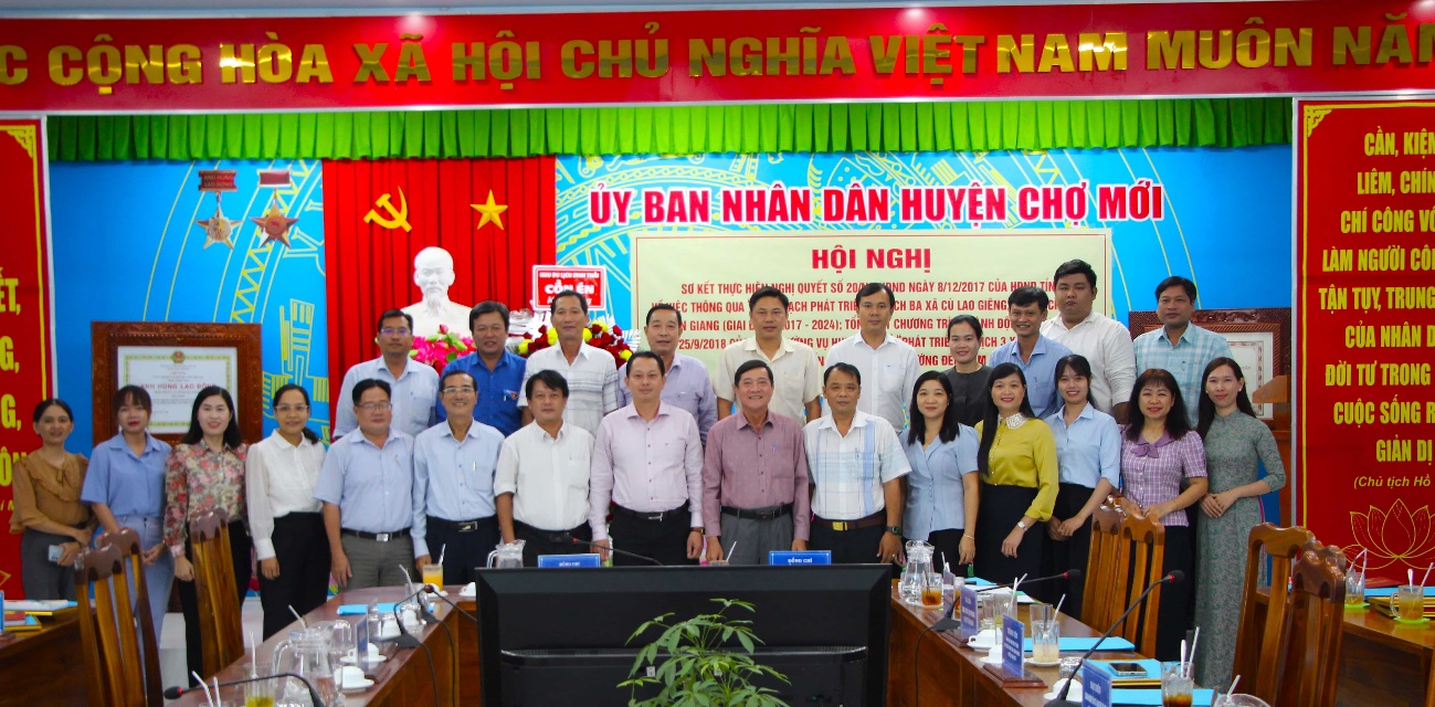 CM-soket-dulich-1.jpg