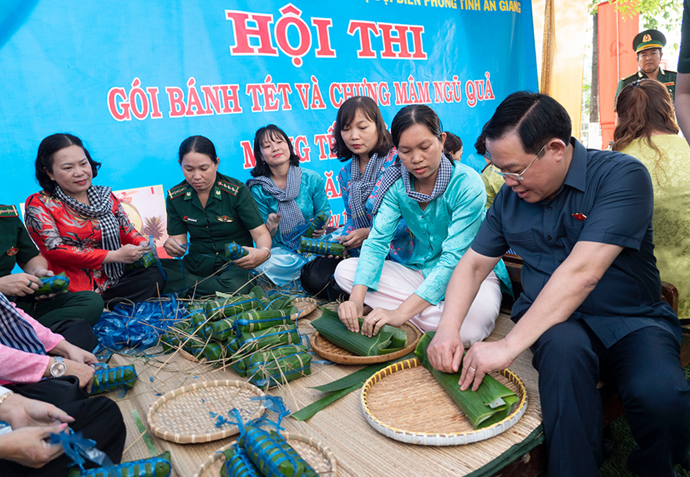 CTQH-VDH-tham-ag-traoquatet-23-12.jpg