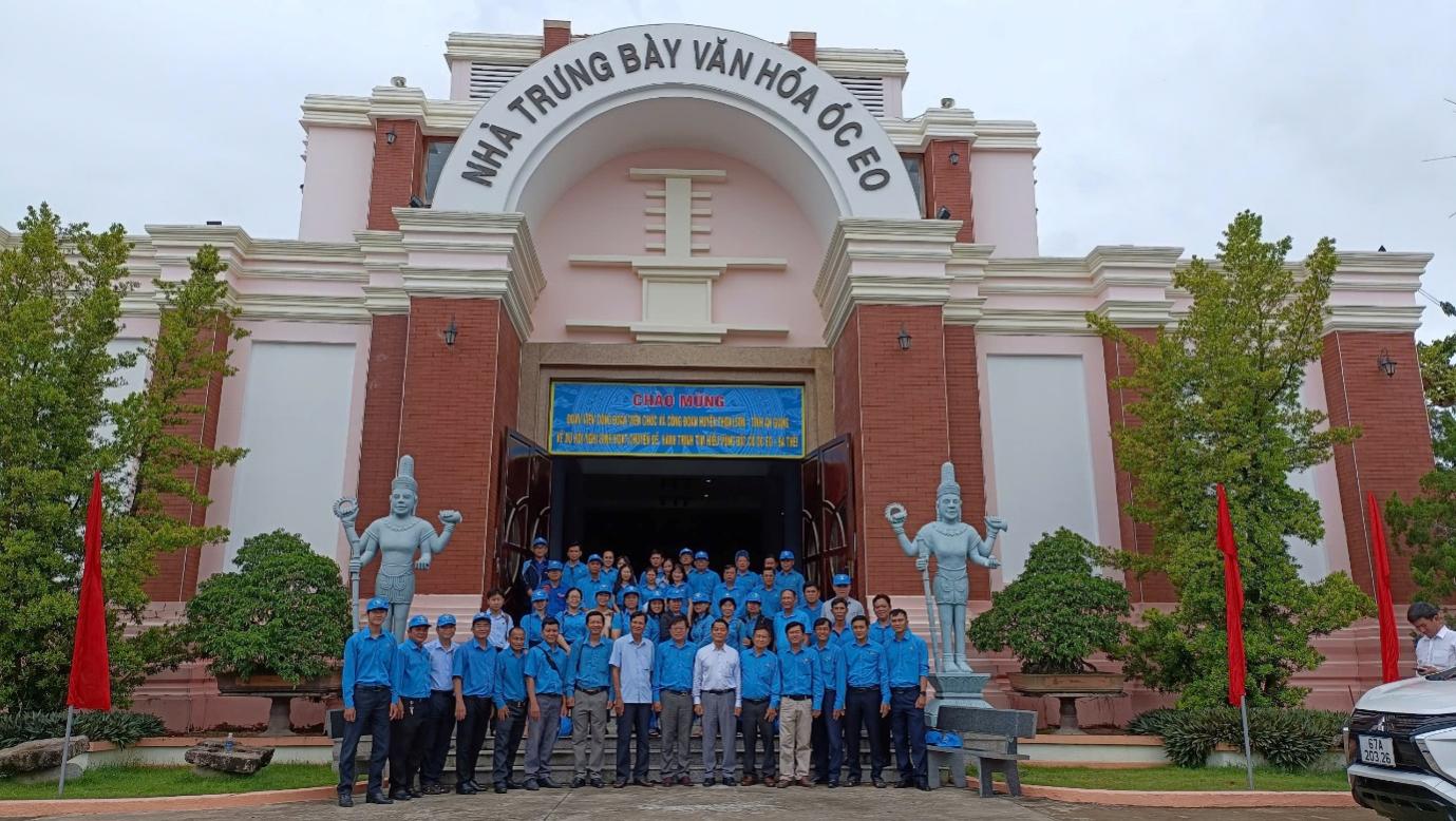 Congdoan-timhieu-oceo-1.jpg