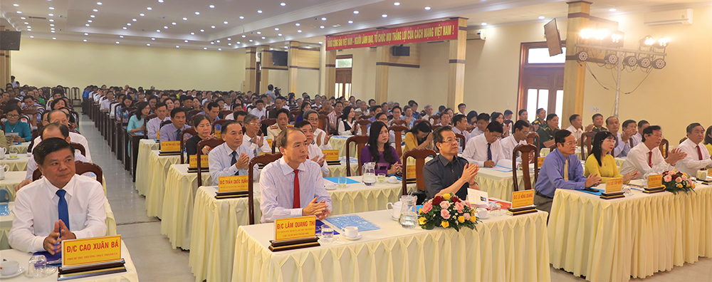 CĐ-kỷ-niệm-10-năm-thành-lập-TP-Châu-Đốc1.jpg