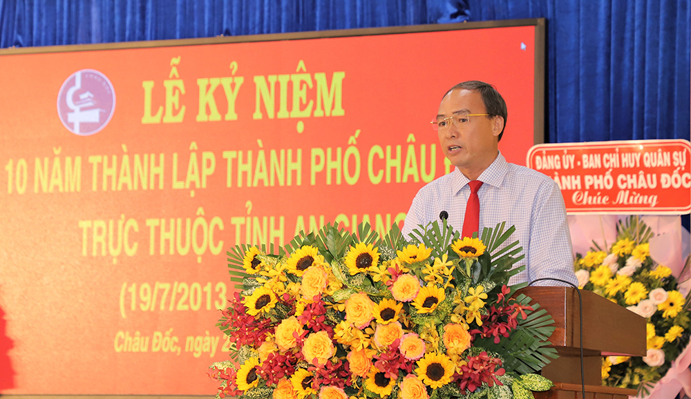 CĐ-kỷ-niệm-10-năm-thành-lập-TP-Châu-Đốc15(1).jpg