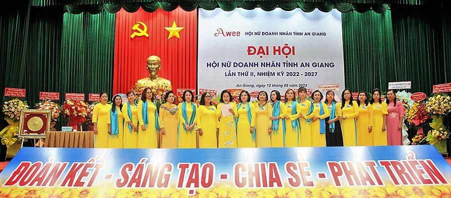 Daihoi-nu-DN-lan2-3.jpg