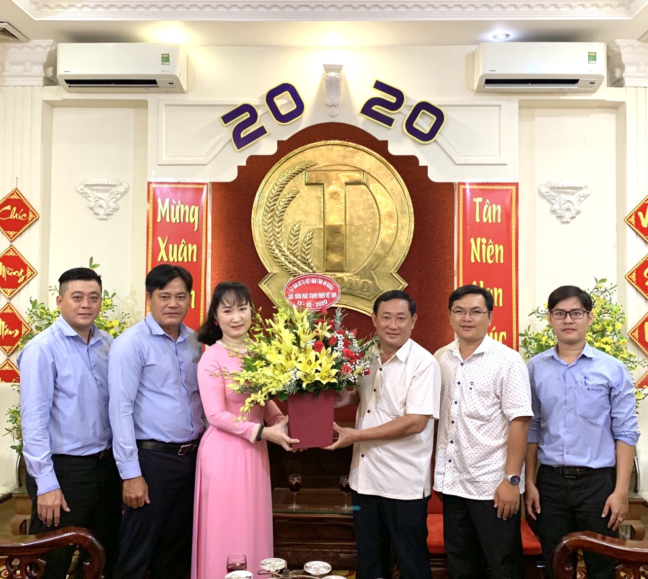Doanh-nhan-ag-2.jpg