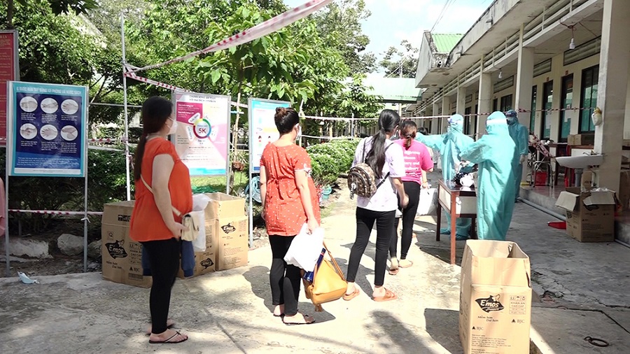 Đón 233 công dân An Giang từ TP. Hồ Chí Minh và các tỉnh: Đồng Nai, Long An, Bình Dương về quê an toàn