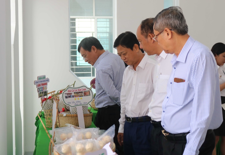 Giao-ban-hdnd-cm-2.JPG