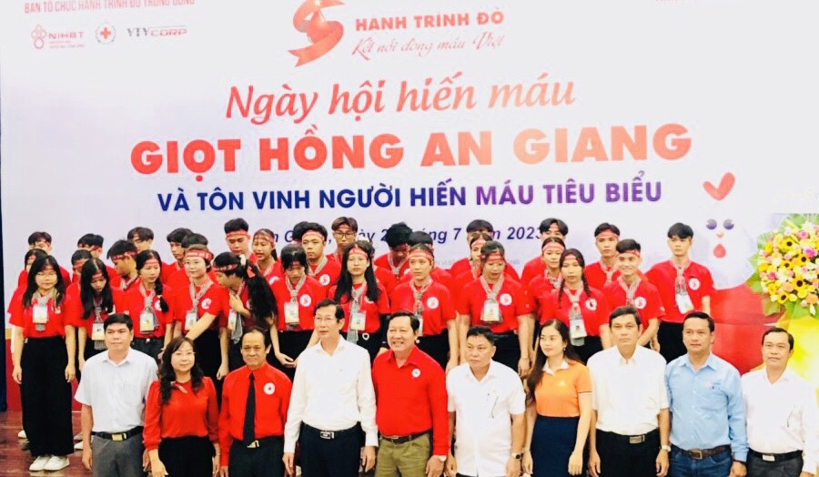 Hanhtrinhdo-24-ag-2.jpg