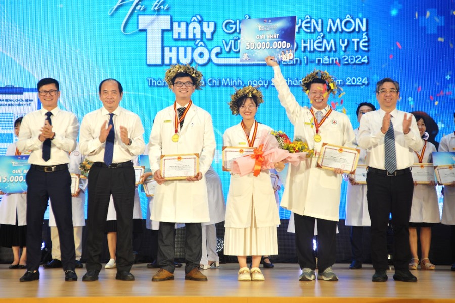 Hoi-thi-bs-gioi-1-2.jpg