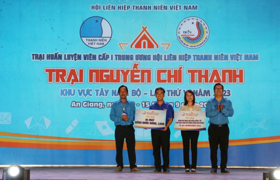 Hoitrai-TNB-23-4.jpg
