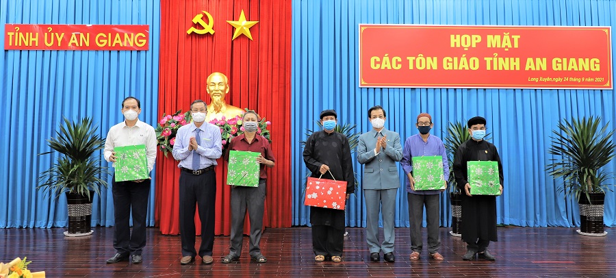 Hop-tongiao-covid-a.jpg