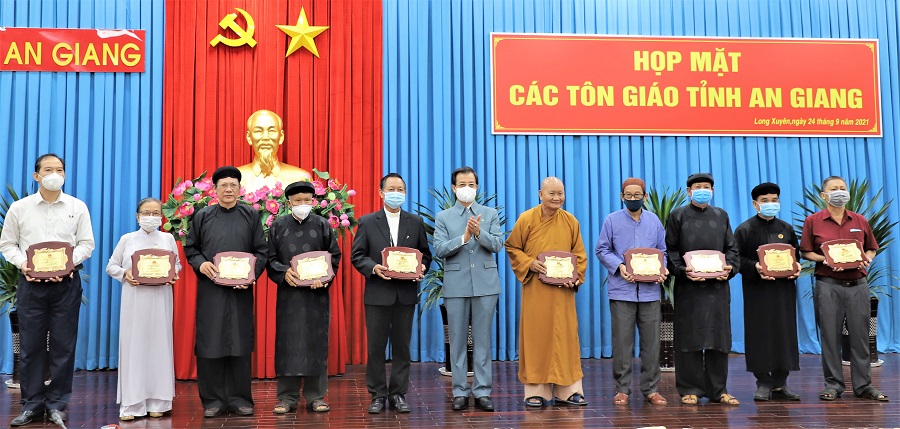 Hop-tongiao-covid-e.jpg