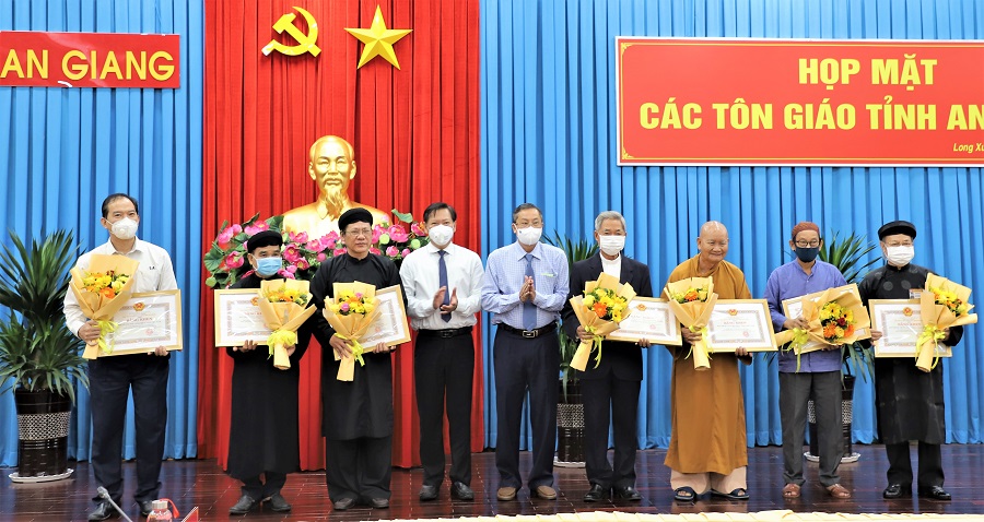 Hop-tongiao-covid-f.jpg