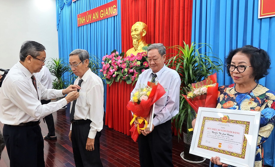 Huy-hieu-Dang-dot-7-11-22-10.JPG