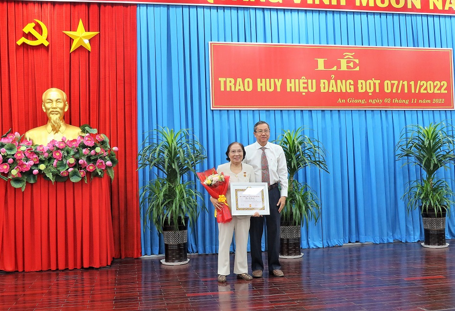 Huy-hieu-Dang-dot-7-11-22-13a.JPG
