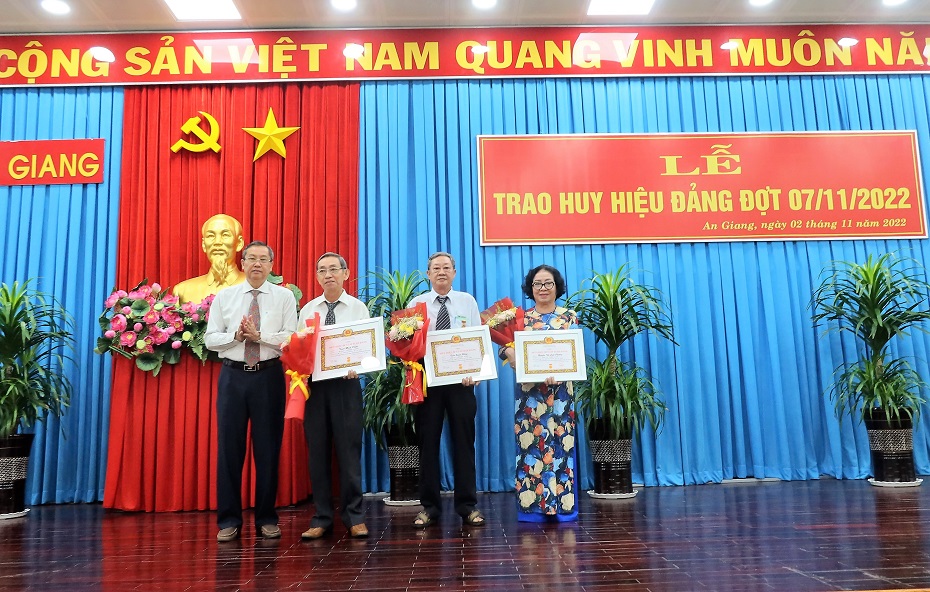 Huy-hieu-Dang-dot-7-11-22-9.JPG