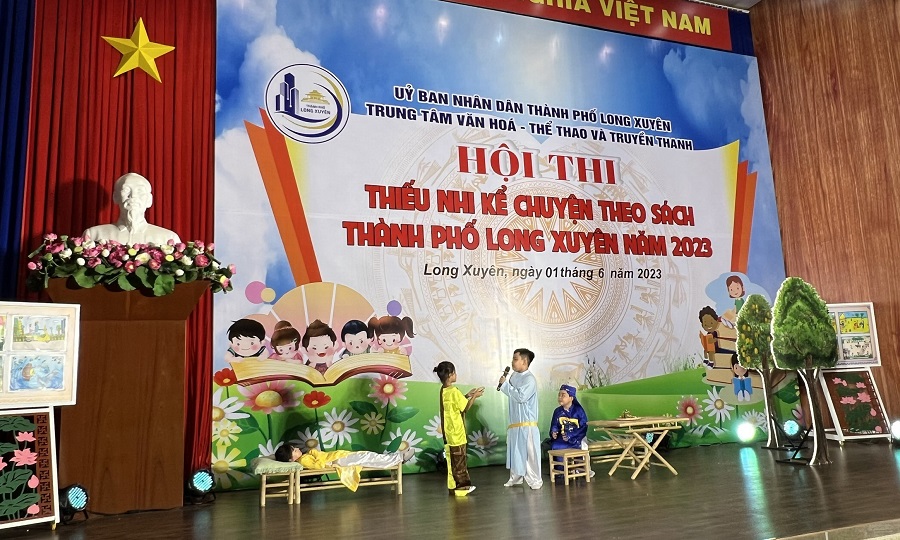 LX-hoithi-kechuyen-sach-2.jpg
