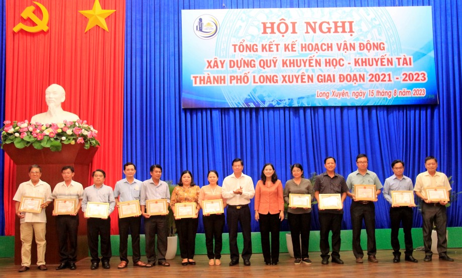 LX-tket-vandong-quy-khuyenhoc-6.jpg