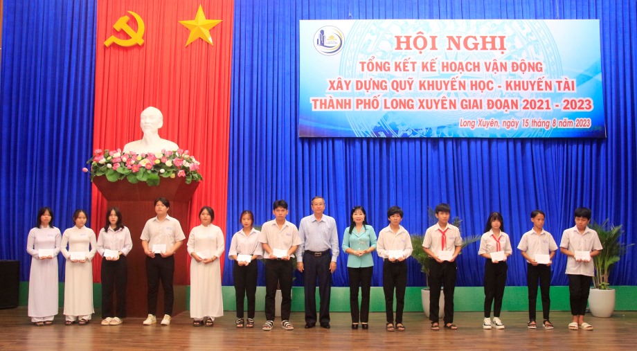 LX-tket-vandong-quy-khuyenhoc-7.jpg