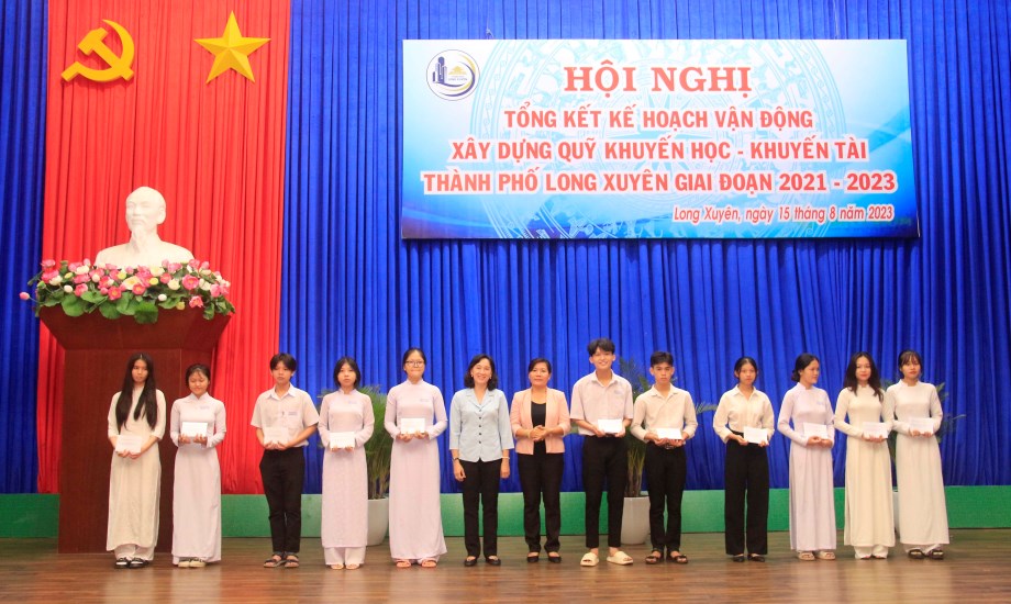 LX-tket-vandong-quy-khuyenhoc-8.jpg