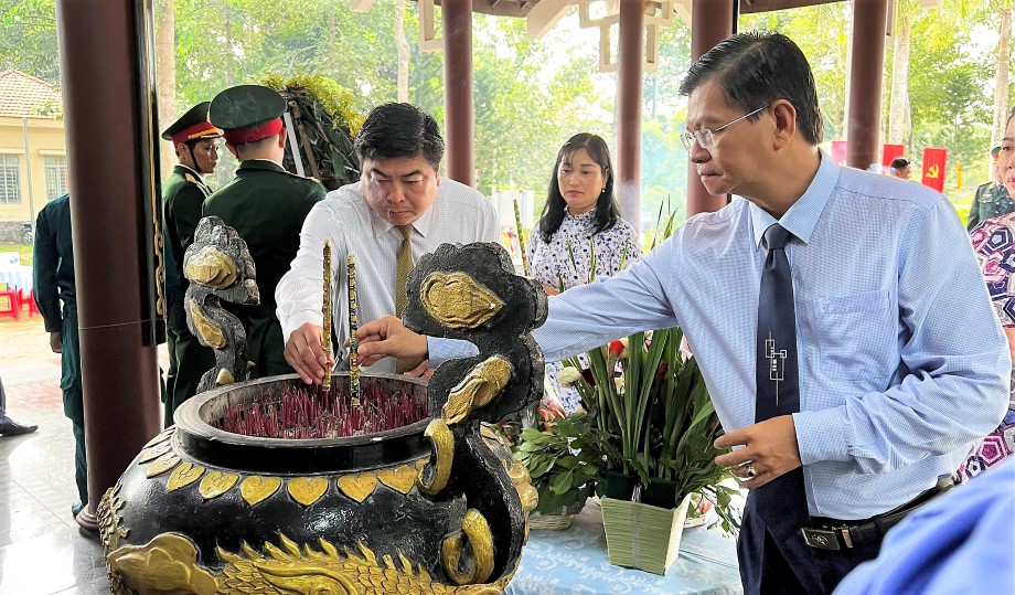 LX-vieng-khu-di-tich-cm-MyKhanh-2.jpg