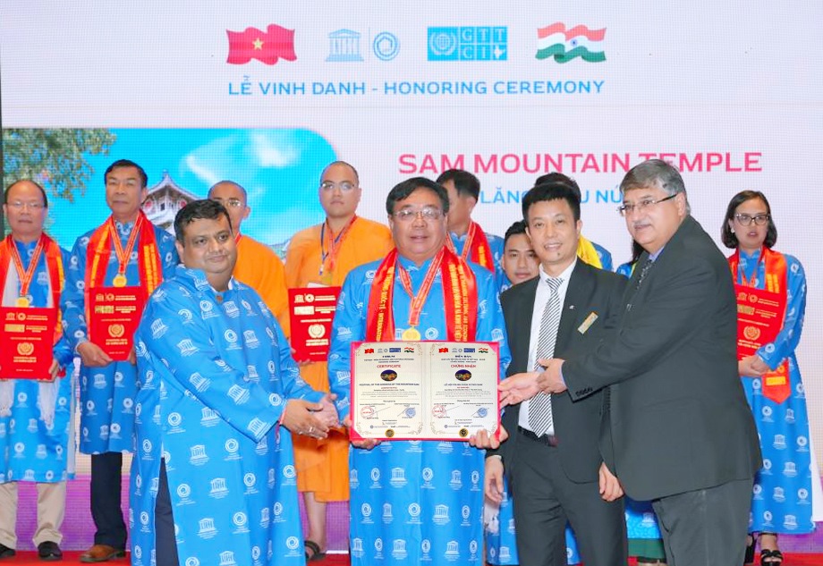 Le-hoi-via-Ba-vinhdanh-Chau-A-1.jpg