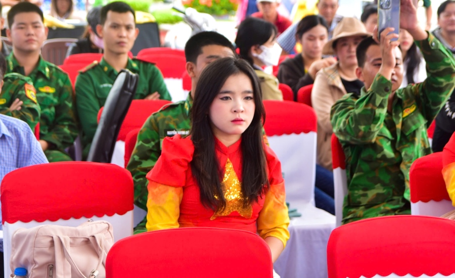 Lienhoan-tienghatbg-1.jpg