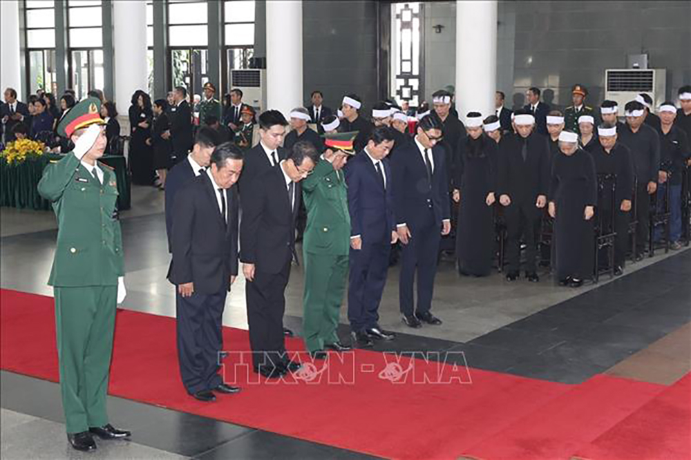 Bí-thư-Tỉnh-ủy-viếng-lễ-tang-TBT-Nguyễn-Phú-Trọng1.jpg