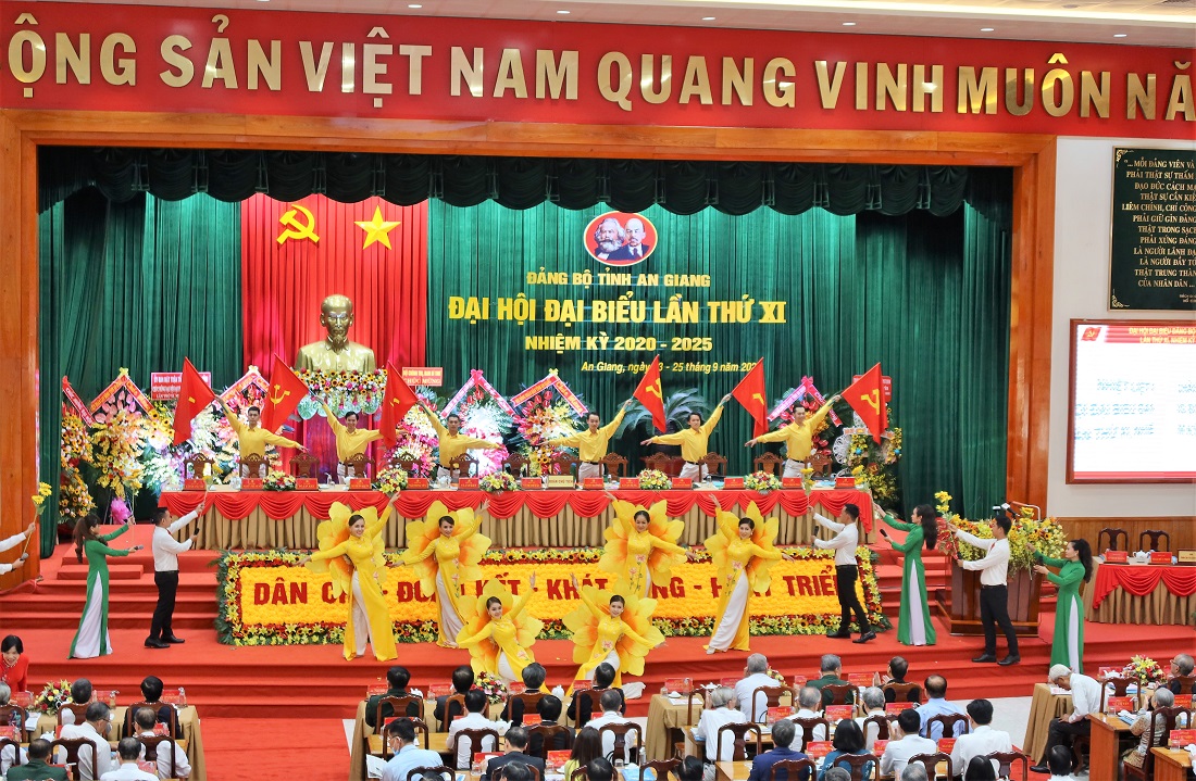 Dai-hoi-tinh-lan11-khaimac-6.jpg