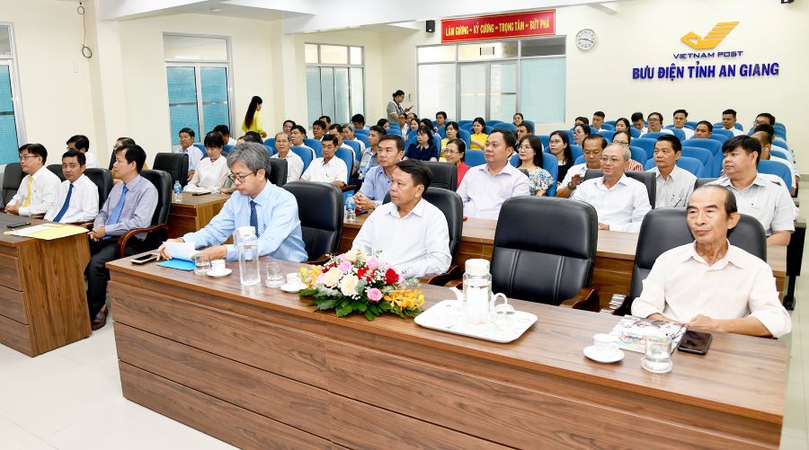 Phathanh-tem-kenh-VinhTe-1.jpg
