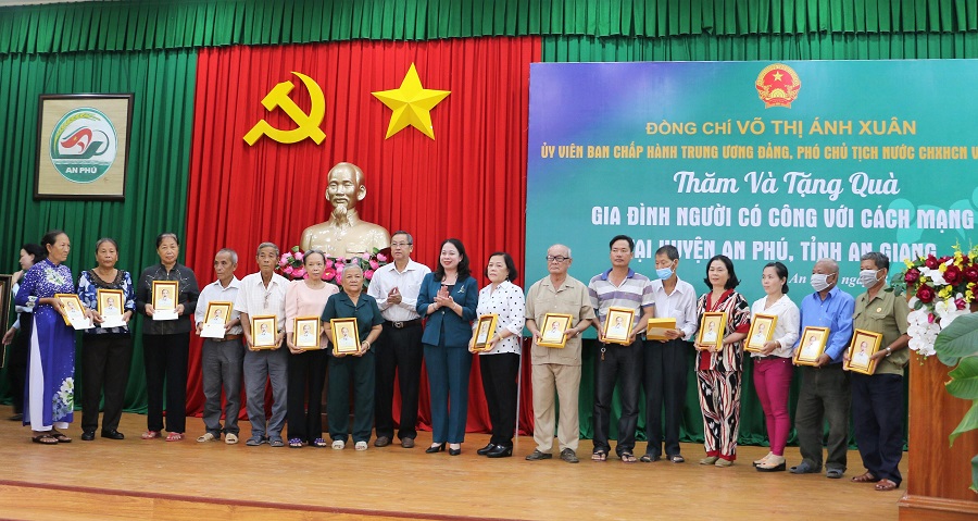 Pho-CTN-Xuan-tang-qua-AP-5.jpg