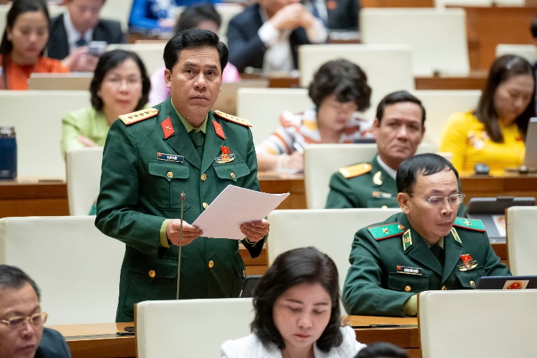 QH-thaoluan-chaochac.jpg