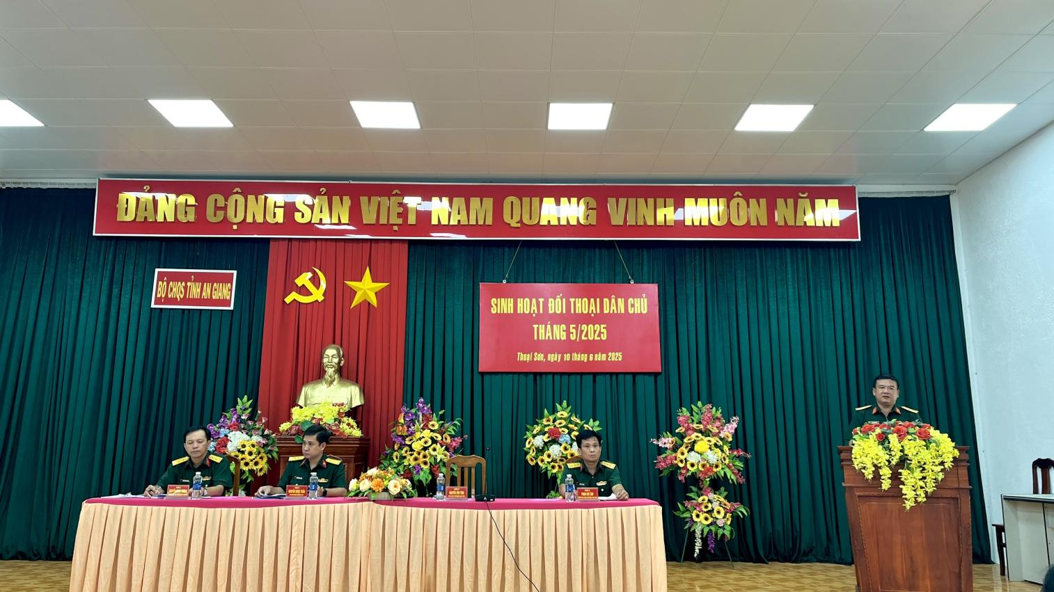QS-doithoai-ts-1.jpg