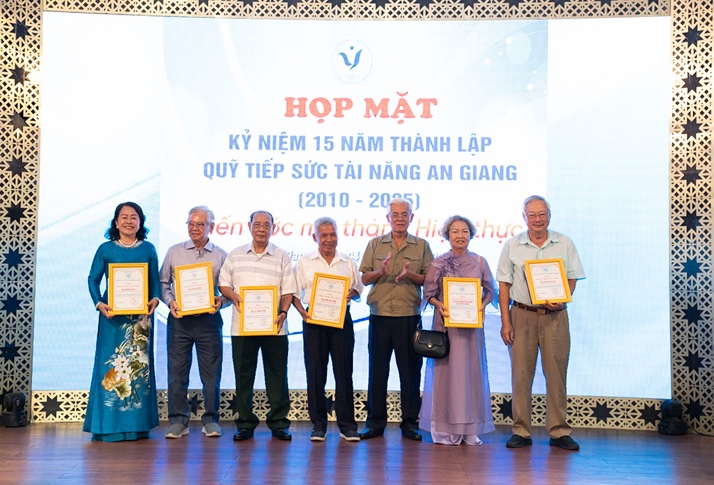 Quy-TXTNAG-hopmat-15n-12.jpg