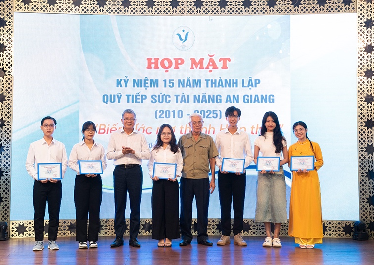 Quy-TXTNAG-hopmat-15n-8.jpg