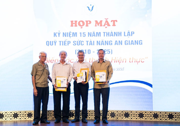 Quy-TXTNAG-hopmat-15n-9.jpg