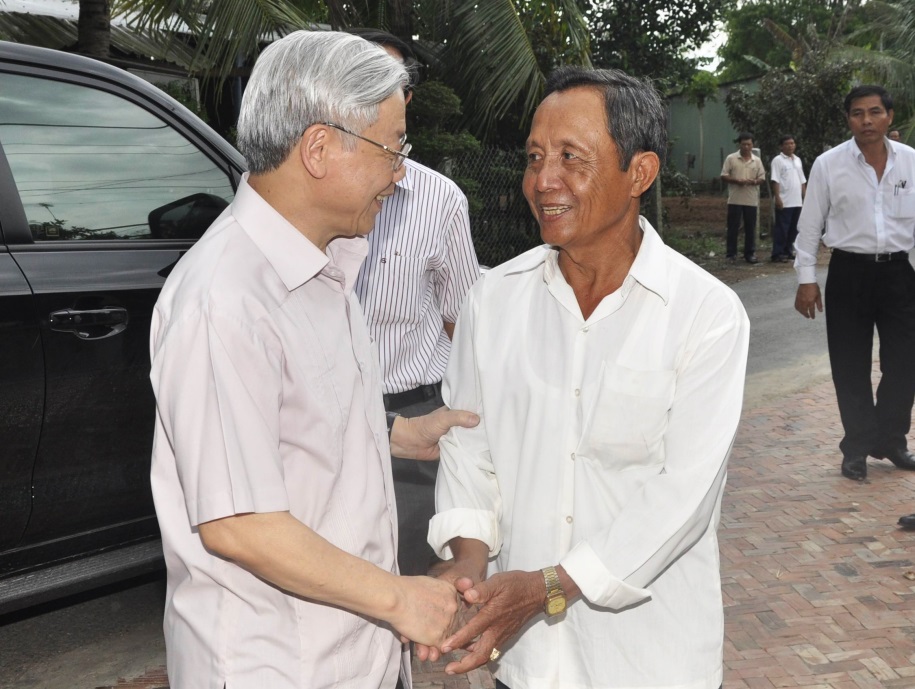 TBT-NPT-voi-dan-VinhPhu-1.jpg