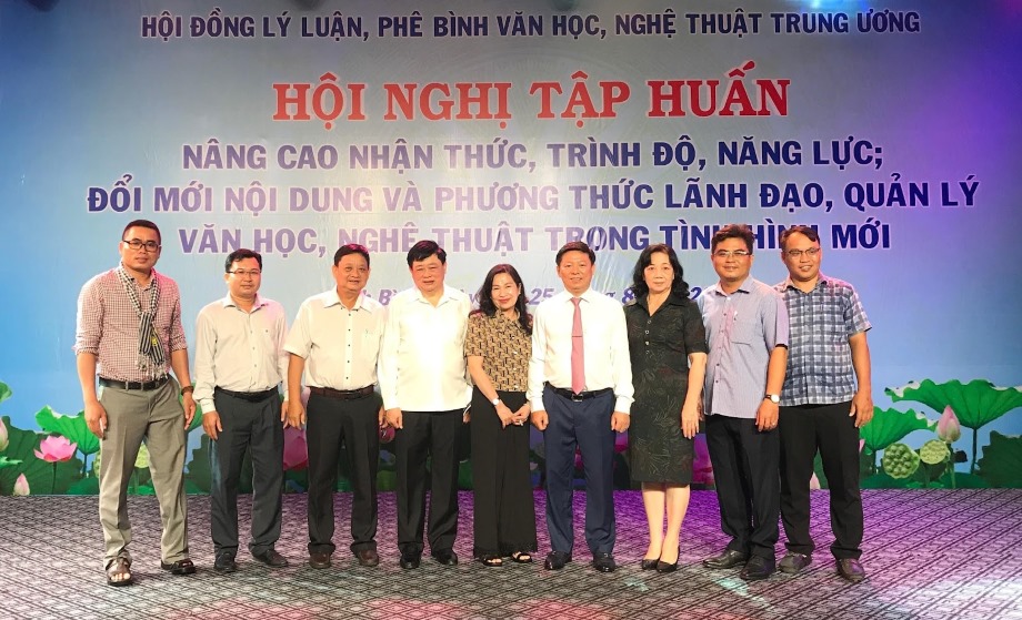 Tap-huan-phebinh-VHNT-23-5.jpg