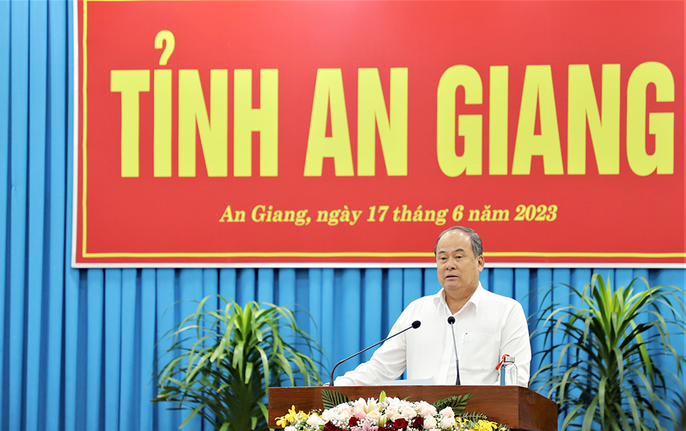 Thủ-tướng-làm-việc-với-BTV-Tỉnh-ủy4.jpg