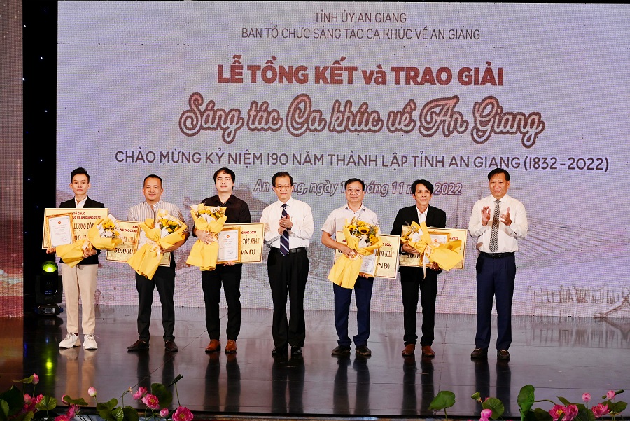 Tket-traogiao-sangtac-cakhucag-9.jpg