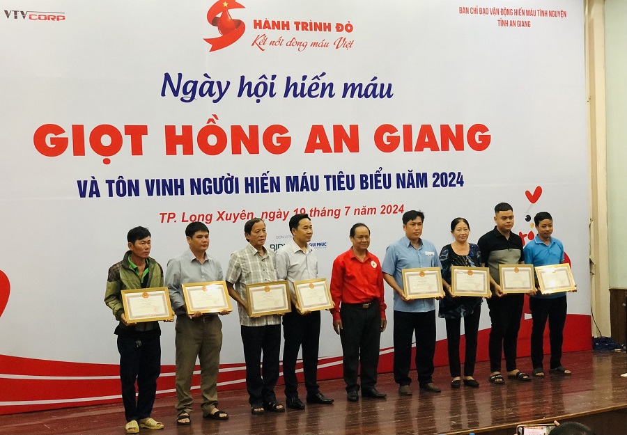 Tonvinh-ng-hienmau-1.jpg